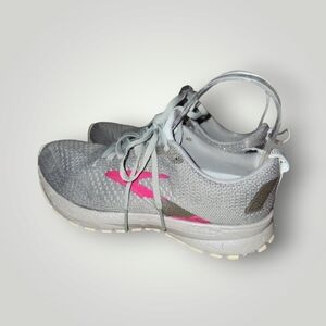 Brooks revel 4.0 metallic sparkly gray and pink running sneaker size 6.5
